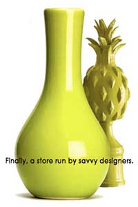 green_vase with pineapple